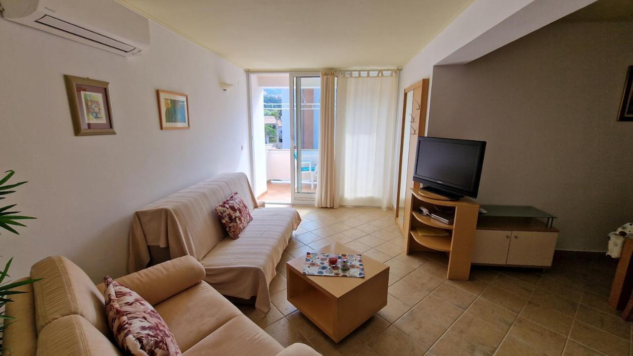 Haus Anica Apartment Rab Town Ngoại thất bức ảnh