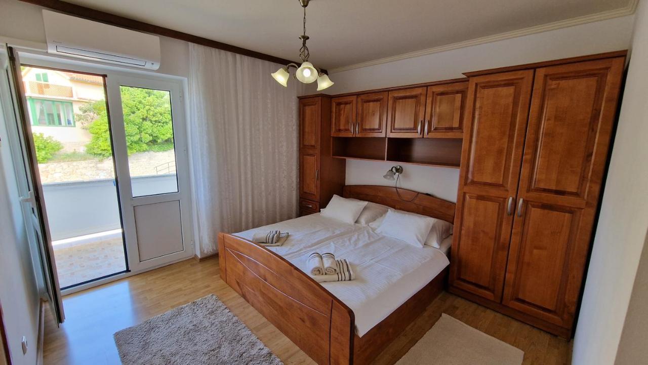 Haus Anica Apartment Rab Town Ngoại thất bức ảnh